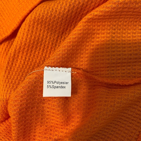 Floral Blooming textured top- NWT - Picture 6 of 7